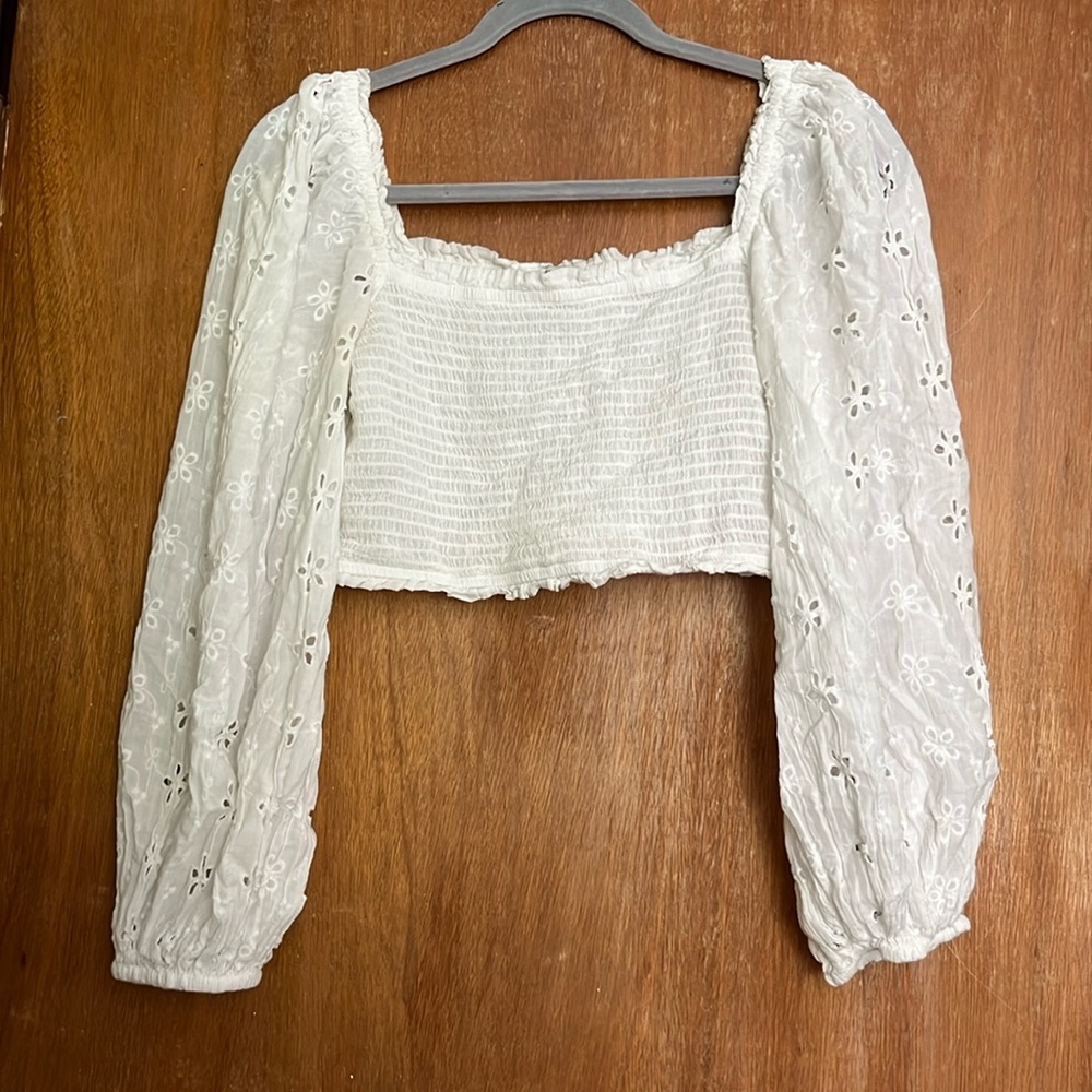 American Eagle Smocked White Long Sleeve Cropped Eyelet Blouse Top Size Small